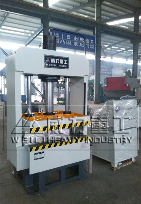 100噸龍門液壓機