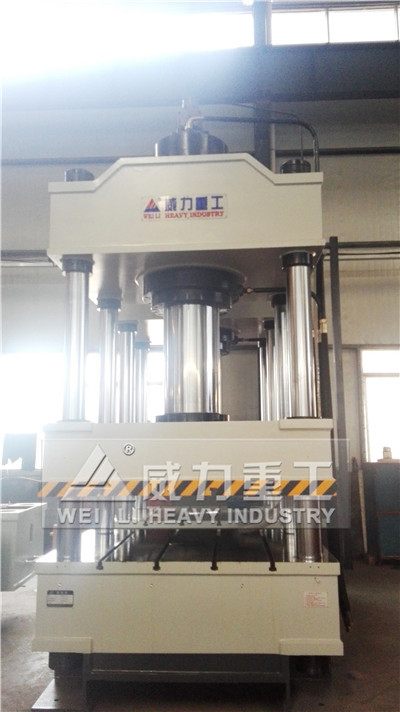 牛羊舔磚液壓機