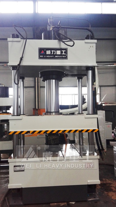 200噸三梁四柱液壓機