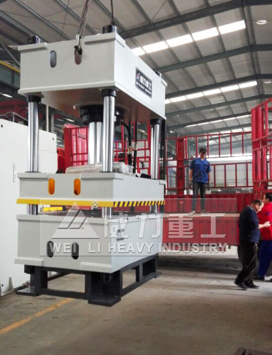 200噸四柱液壓機發貨現場