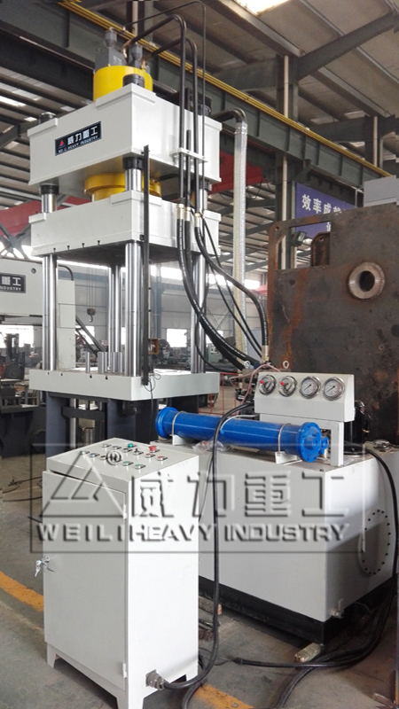 500噸拉伸液壓機側視圖