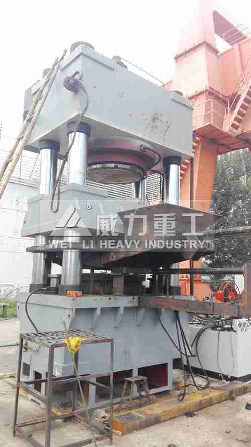 2000噸液壓機外形結構