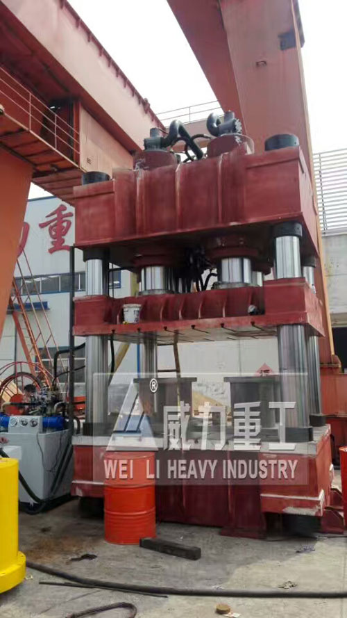 2000噸三梁四柱液壓機