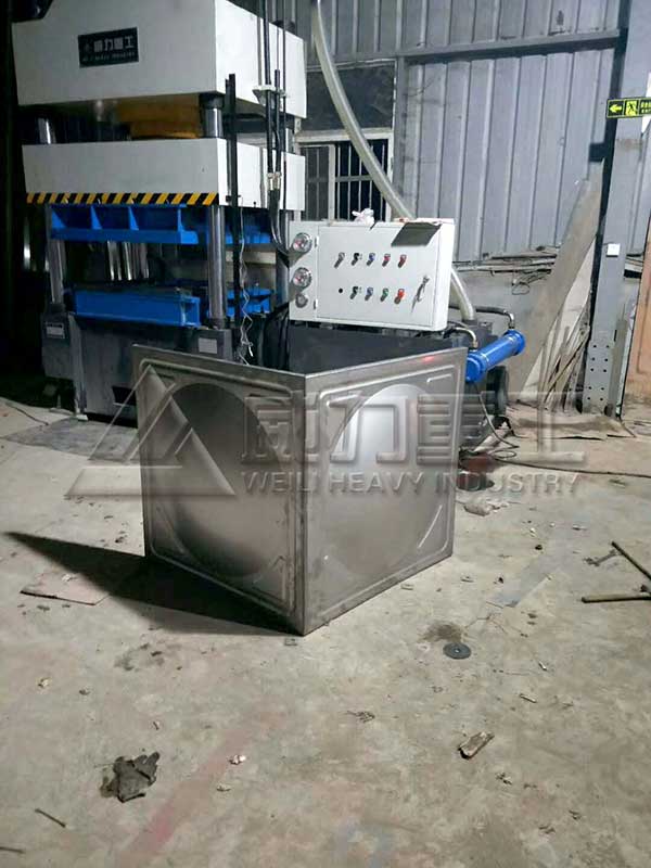 不銹鋼水箱成型液壓機