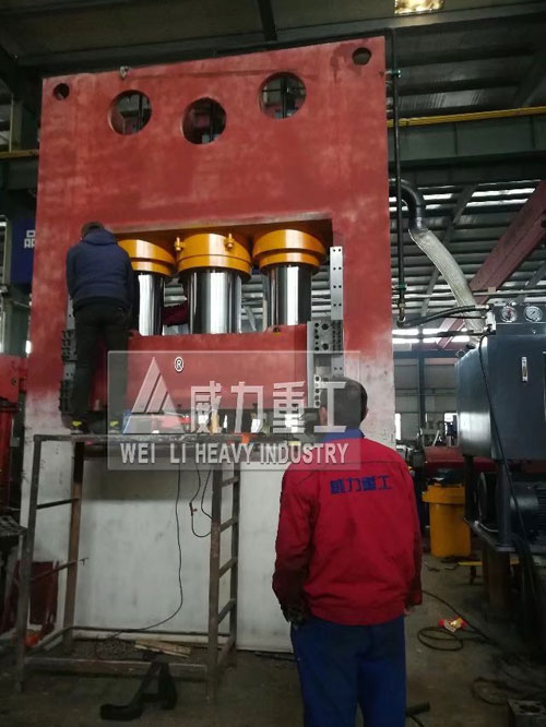 1000噸框架式液壓機(jī)