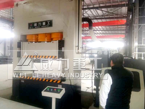 1000噸龍門框架式液壓機