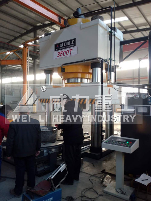 3500噸液壓機側(cè)視圖