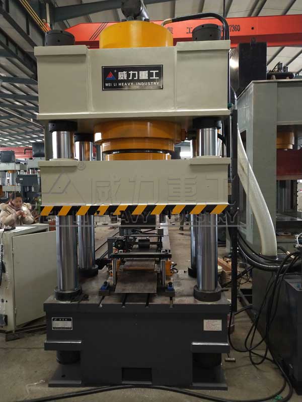 630噸液壓機主機