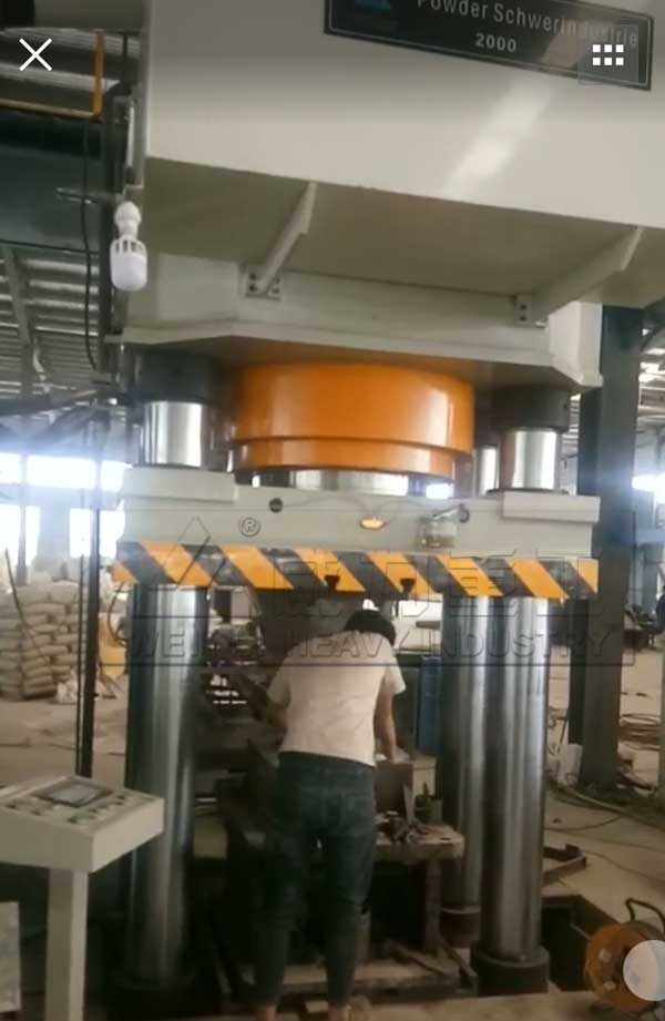 2000噸耐火磚成型液壓機