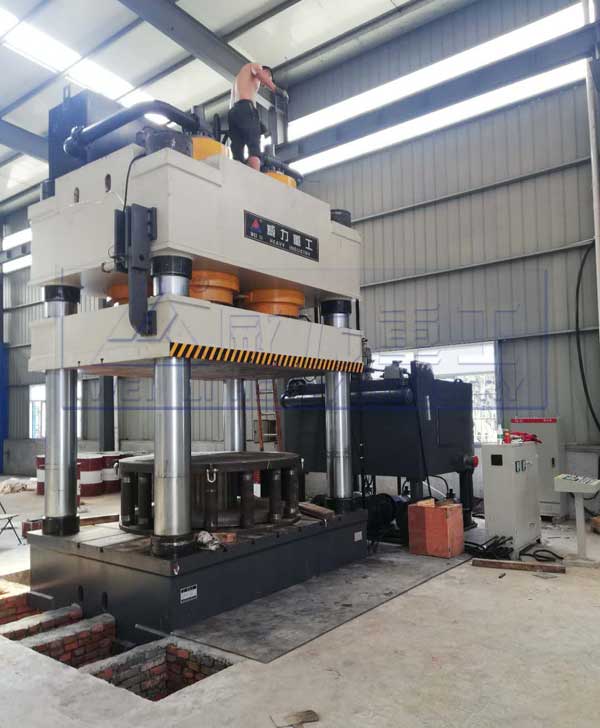 2000噸四柱封頭雙動液壓機