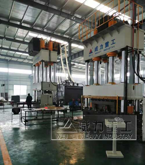 1000噸SMC化糞池成型液壓機