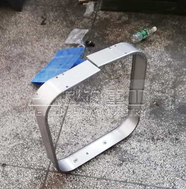 100噸四柱液壓機客戶壓制產品