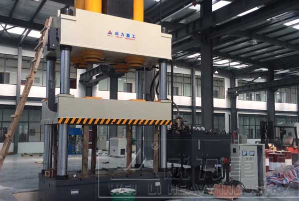 1000噸四柱壓力機客戶工作現場