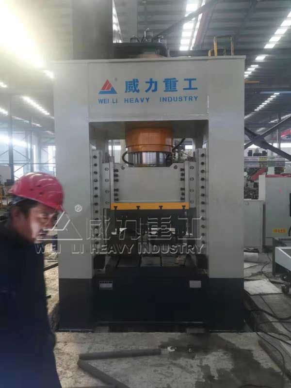 框架式熱模鍛液壓機