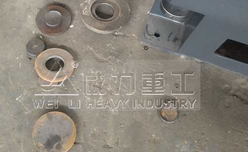 法蘭毛坯件冷壓成型