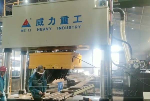 1000噸四柱液壓機