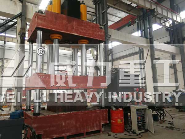 630噸玻璃鋼格柵成型液壓機(jī)