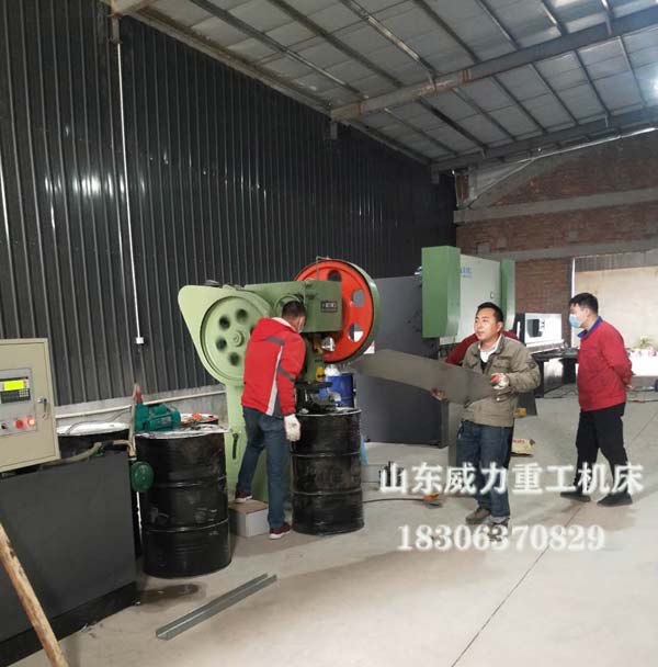 生產(chǎn)不銹鋼水箱板設(shè)備