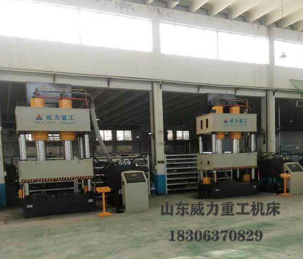 YW32-500T四柱液壓機客戶現場圖