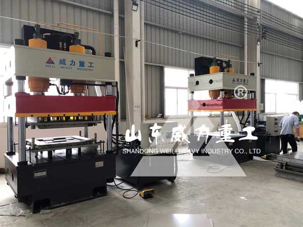 200噸四柱萬能液壓機