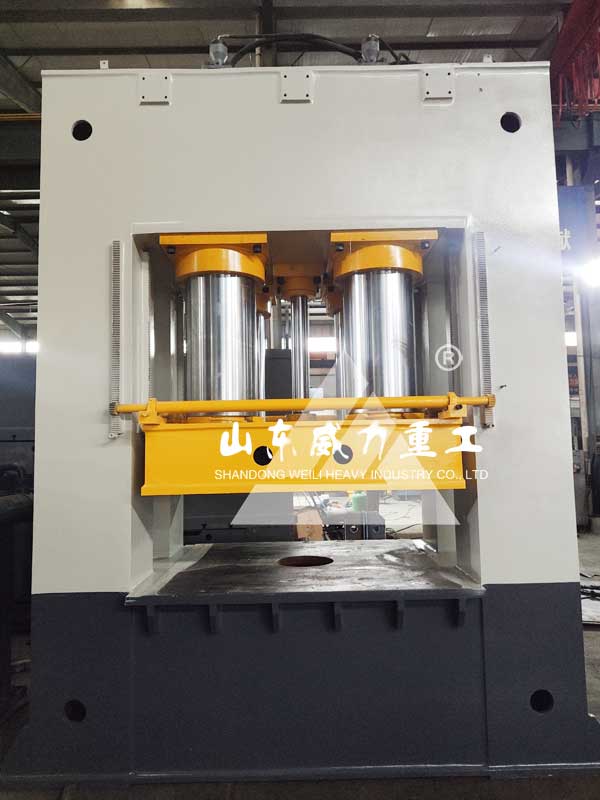 龍門框架式液壓機(jī)