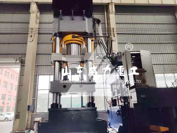 1800噸配重塊成型液壓機