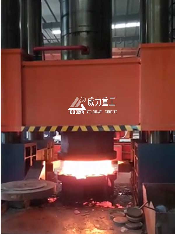 1000噸鍛造液壓機下壓