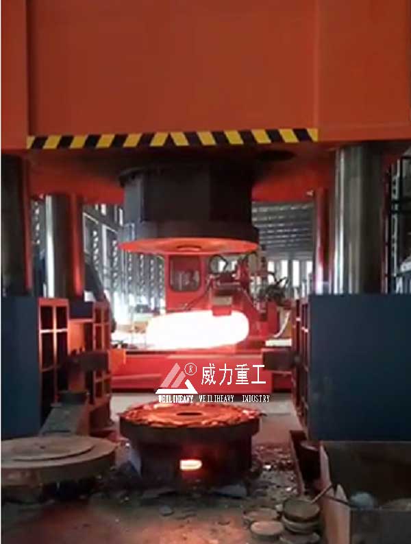 圓鋼沖孔壓餅細節圖