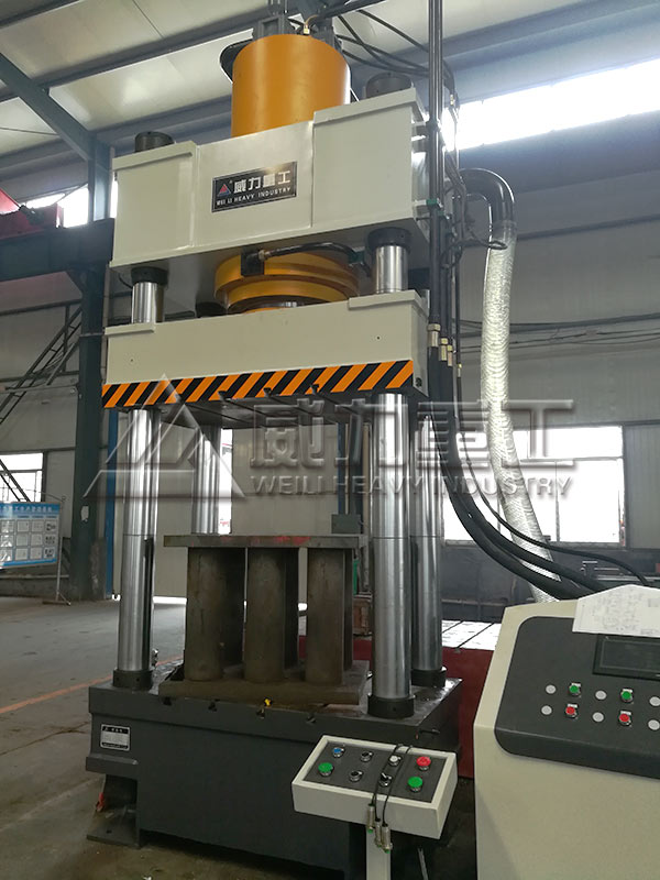 630噸四柱式熱鍛成形液壓機