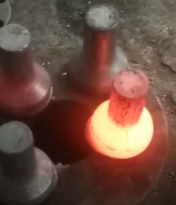 鑿巖釬頭熱鍛件