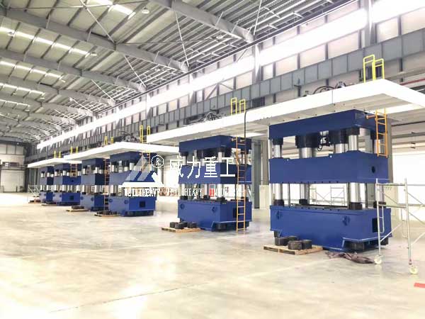 汽車配件沖壓成形專用液壓機客戶現場圖