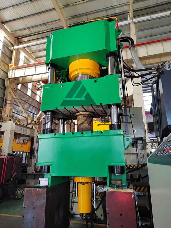 YW79-630T三梁四柱液壓機