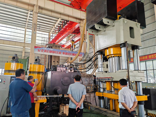 2000噸四梁四柱液壓機_YW